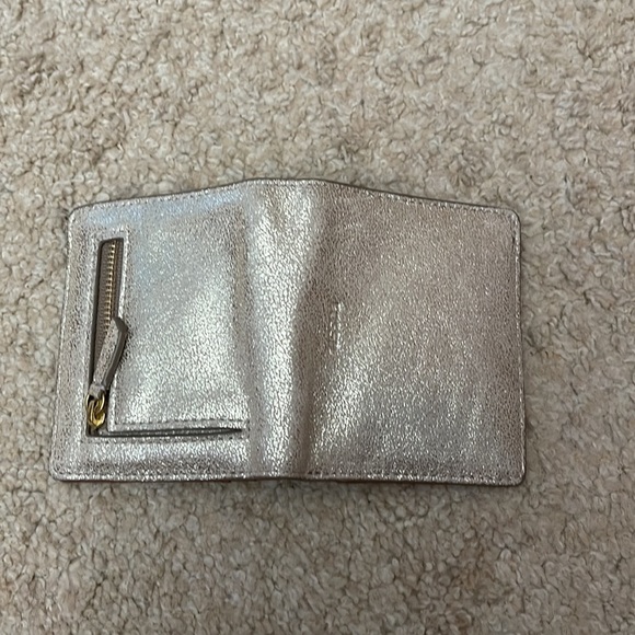 Gold fossil wallet!! - Picture 4 of 4